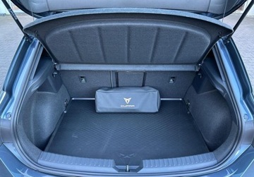 Cupra Leon II 2025 Cupra Leon Pakiety, SENNHEISER, ACC, Kamera, GPS, Kubelki, Indukcyjna lad, zdjęcie 9