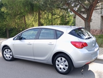 Opel Astra J Hatchback 5d 1.6 Twinport ECOTEC 115KM 2010 Automat Serwis 1.6 Benzyna, zdjęcie 16