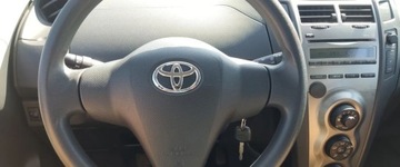 Toyota Yaris II Hatchback 5d 1.0 VVT-i 69KM 2010 Toyota Yaris benz ,bezwypadek ,ks serwis,zadbana,klimatyzacja Benzyna 69KM, zdjęcie 11