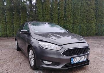 Ford Focus III Hatchback 5d facelifting 1.5 TDCi 120KM 2017 Ford Focus 2017r, 1.5 TDCI. Lekko uszkodzony lewy przod. Jezdzi. 1.5, zdjęcie 1