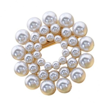 Pearl Scarf Clip Buckle Shawl Scarf Holder