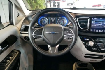 Chrysler Pacifica II 3.6 V6 291KM 2018 Chrysler Pacifica Touring L 3.6L V6 291KM MenuPL StowN Go Kamera 7os. LED, zdjęcie 18