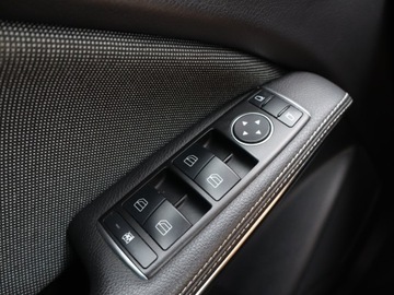 Mercedes Klasa A W176 Hatchback 5d Facelifting 180 122KM 2015 Mercedes A A 180, Skóra, Navi, Klima, Parktronic, zdjęcie 16