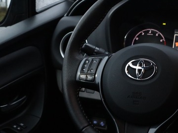 Toyota Yaris III Hatchback 5d Facelifting 2017 1.5 Dual VVT-iE 111KM 2019 Toyota Yaris 1.5 Dual VVT-i, Navi, Klima, zdjęcie 20