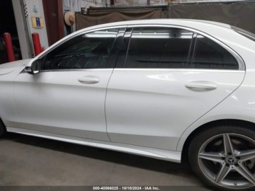 Mercedes Klasa C W205 2018 Mercedes-Benz Klasa C 2018 Mercedes-Benz C-Class C 300 Sedan 2.0 Benzyna, zdjęcie 4