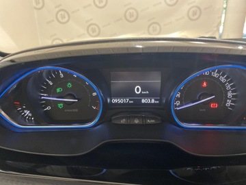 Peugeot 2008 I SUV Facelifting 1.2 PureTech 110KM 2018 Peugeot 2008 1.2 Pure Tech Style S&amp;S EAT6 I (2013-, zdjęcie 14