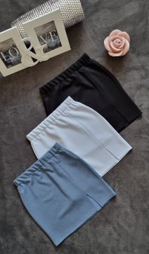 ЧЕРНАЯ МИНИ-ЮБКА на резинке и разрезом по НОГЕ S/M