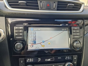 Nissan Qashqai II Crossover 1.2 DIG-T 115KM 2014 Nissan Qashqai Benzyna Tekna Navigacja Panorama, zdjęcie 25