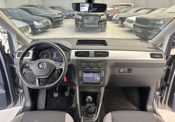 Volkswagen Caddy IV Kombi Maxi 2.0 TDI SCR BlueMotion Technology 122KM 2016 Volkswagen Caddy CADDY 2.0 TDI 122 KM VAT 23 Warszawa 2.0 Diesel 122KM, zdjęcie 5