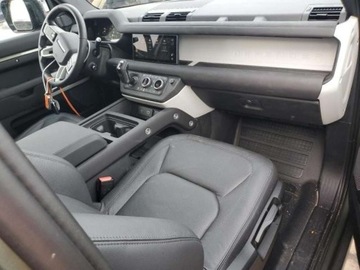 Land Rover Defender IV (L663) 2024 Land Rover Defender 2024, 3.0L, 4x4, 90 S, od ubezpieczalni 3.0 Benzyna, zdjęcie 6