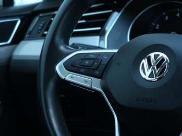 Volkswagen Passat B8 Variant Facelifting 2.0 TSI 190KM 2019 VW Passat 2.0 TSI, Salon Polska, 1. Właściciel, zdjęcie 17