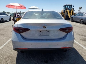 Alfa Romeo Giulia II Sedan Facelifting 2.0 Turbo 280KM 2022 Alfa Romeo Giulia 2022 2.0l 2.0 Benzyna 280KM, zdjęcie 2