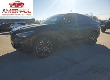BMW X6 G06 2021 BMW X6 M50i 2021 4.4 Benzyna 523KM
