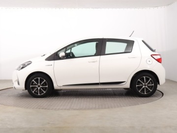 Toyota Yaris III Hatchback 5d Facelifting 2017 1.5 Hybrid 100KM 2018 Toyota Yaris 1.5 Hybrid, Salon Polska, Automat, zdjęcie 2