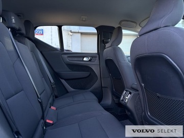 Volvo XC40 Crossover 1.5 T3 163KM 2020 Volvo XC 40 XC40 T3 Momentum Pro aut, Pakiet Park, zdjęcie 13