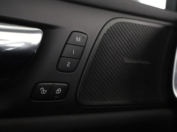 Volvo S60 II Sedan Facelifting 2.0 T4 DRIVE-E 190KM 2019 Volvo S60 R-Design automat T4 skóra navi kamera, zdjęcie 34