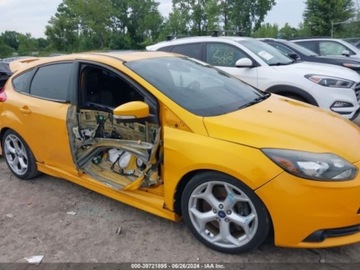 Ford Focus III 2014 Ford Focus 2014 Ford Focus 5dr HB ST 2.0 Benzyna 252KM, zdjęcie 13