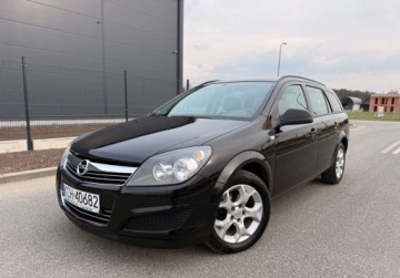 Opel Astra J Sports Tourer 1.6 Twinport ECOTEC 115KM 2010 Opel Astra LIFT 1.6i 115ps Serwisowana BezRdzy Bezwypadkowa Zadbana 1.6