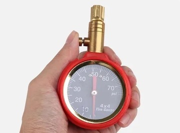 Пневматический манометр в шинах