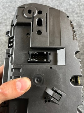 BMW E90 E91 2.0 B PŘÍSTROJOVÁ DESKA BUDÍKY 9166827