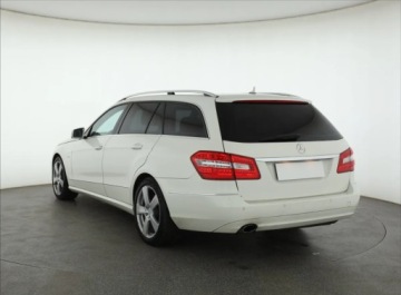 Mercedes Klasa E W212 Kombi 200 CGI BlueEFFICIENCY 184KM 2010 Mercedes E E 200 Kompressor, Automat, Skóra, zdjęcie 3