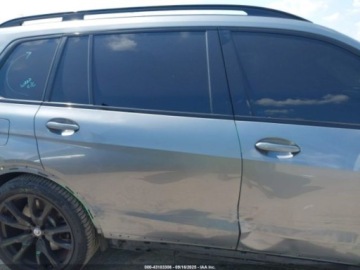BMW X7 2023 BMW X7 M60i 2023 4.4l 4.4 Benzyna 523KM, zdjęcie 6