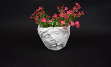 Цветочный горшок, крышка, влюбленная пара