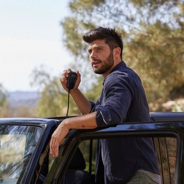 МАЛЕНЬКАЯ РУЧНАЯ РАДИО CB MIDLAND M-5 В ГРУШЕ С USB С ВИЛКОЙ ПРИКУРИВАТЕЛЯ