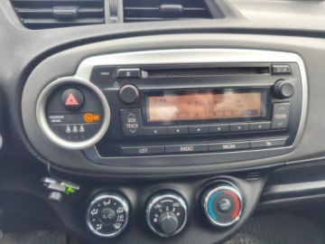 Toyota Yaris III Hatchback 5d Facelifting 1.33 Dual VVT-i 99KM 2014 TOYOTA YARIS (_P9_) 1.33 VVT-i (NSP90_) 99 KM, zdjęcie 9