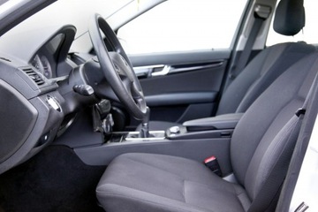 Mercedes Klasa C W204 Limuzyna 1.8 180 K 156KM 2010 Mercedes C 180 1.8 156KM/Klimatronic/ 6 Biegów/, zdjęcie 9