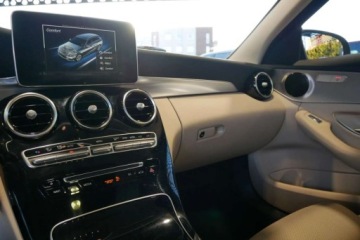 Mercedes Klasa C W205 Kombi 200 184KM 2017 Mercedes-Benz Klasa C 2.0 184KM 4MATIC Estate, Bezwyp., Panorama, Jasne wn, zdjęcie 29