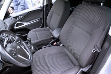 Opel Zafira C Tourer 1.4 Turbo ECOTEC 140KM 2014 Opel Zafira BiXenon|2x Park|6 Bieg| Navi|7 Foteli, zdjęcie 13