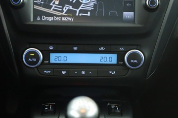 Toyota Avensis III Sedan Facelifting 2015 2.0 D-4D 143KM 2018 Toyota Avensis 2.0 D-4D, Salon Polska, Serwis ASO, zdjęcie 9