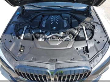 BMW Seria 7 G11-G12 2021 BMW Seria 7 750i xDrive 2021 4.4l 4.4 Benzyna 523KM, zdjęcie 8