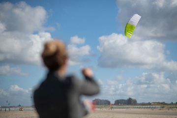 PLKB Hype Play 1,3-метровый тренировочный кайт с ремнями