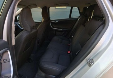 Volvo V60 I Kombi Facelifting 2.0 D2 DRIVE-E 120KM 2018 Volvo V60 Volvo V60 D2 Drive-E Momentum 2.0 Diesel 120KM, zdjęcie 7