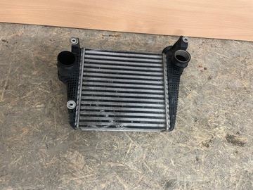 PORSCHE MACAN 95B LIFT CHŁODNICA INTERCOOLER PRAWY 95B145804F