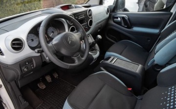 Citroen Berlingo II Van Long Facelifting 1.6 HDi 92KM 2013 Citroen Berlingo Do Przewozu Osob Niepelnosprawnych Z winda Pefron Vat, zdjęcie 14