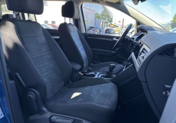 Volkswagen Touran III 2.0 TDI 150KM 2023 Volkswagen Touran Comfortline 2.0TDI 150KM DSG Led Hak Navi ACC Masaz Alu, zdjęcie 11