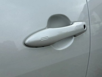 Toyota Yaris IV Hatchback Facelifting 1.5 Hybrid Dynamic Force 130KM 2025 Od ręki - Executive 1.5 Hybrid 130KM | Podgrzewane fotele!, zdjęcie 3