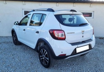 Dacia Sandero II Hatchback 5d TCe  90KM 2015 Dacia Sandero Stepway SLICZNA Benzyna BOGATA WERSJA Oryginal ZADBANA Serwi, zdjęcie 3