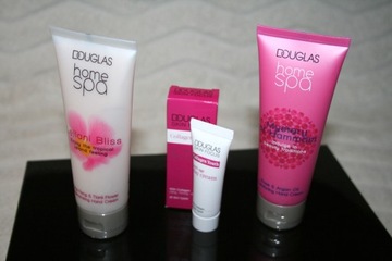 НАБОР КОСМЕТИКИ DOUGLAS HOME SPA ПОДАРОК, 3 ПРЕДМЕТА