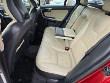 Toyota Auris I Hatchback 5d Facelifting 1.8 HSD 136KM 2011 Volvo V60 I 2.0 163 KM jasne skóry szyberdach alufelgi gwarancja, zdjęcie 12