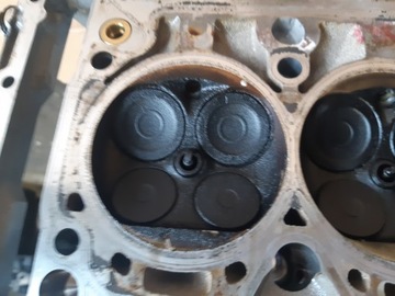 A4 B8 A5 8T 1.8 TFSI HLAVA MOTORU 06H103373J