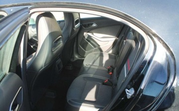 Mercedes Klasa A W176 Hatchback 5d 1.8 200 CDI BlueEFFICIENCY 136KM 2013 Mercedes-Benz Klasa A 1.8 Diesel 136KM, zdjęcie 9