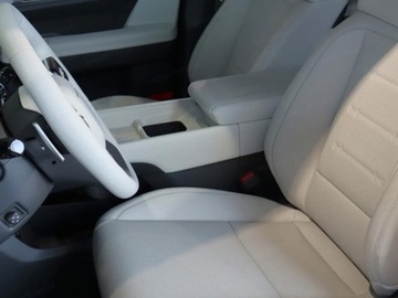 Hyundai Santa Fe V 1.6 T-GDI HEV 215KM 2025 Santa Fe 1.6 T-GDI HEV Platinum 4WD aut 5os. 215KM 2025, zdjęcie 4