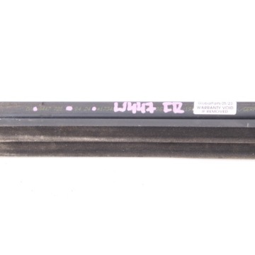 Mercedes Vito W447 Уплотнитель окна передней двери правая планка A4477200424