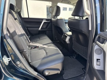 Toyota Land Cruiser VII Terenowy 5d 2.8 D-4D 204KM 2022 Toyota Land Cruiser LC 2.8 D-4D Invincible VII (20, zdjęcie 8