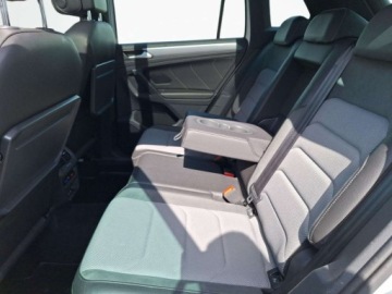 Volkswagen Tiguan II SUV 2.0 TSI 230KM 2018 Volkswagen Tiguan Highline Naped 4x4 automat 2.0 Benzyna 230KM, zdjęcie 12