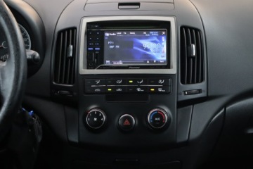 Hyundai i30 I Hatchback 1.4 109KM 2010 Hyundai i30 1.4 CVVT, Klima, zdjęcie 11